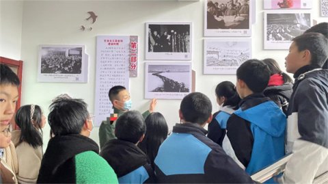 国防教育“零距离” ——石台县开展“学生进军营”活动