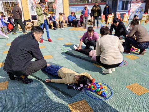 欢“趣”运动   乐享童年 ——横渡中心幼儿园举办亲子趣味运动会